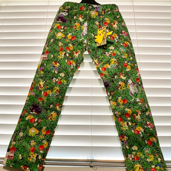 Levi’s Pokemon Garden 25th Anniversary Jeans 32